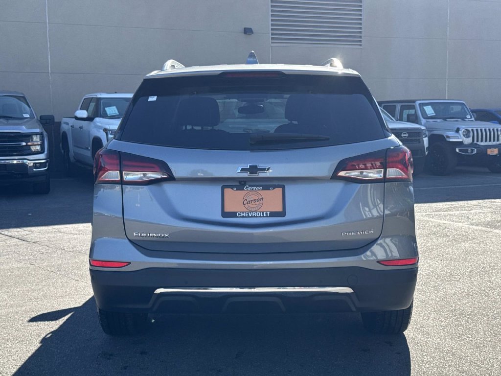 Used 2024 Chevrolet Equinox Premier FWD image 3