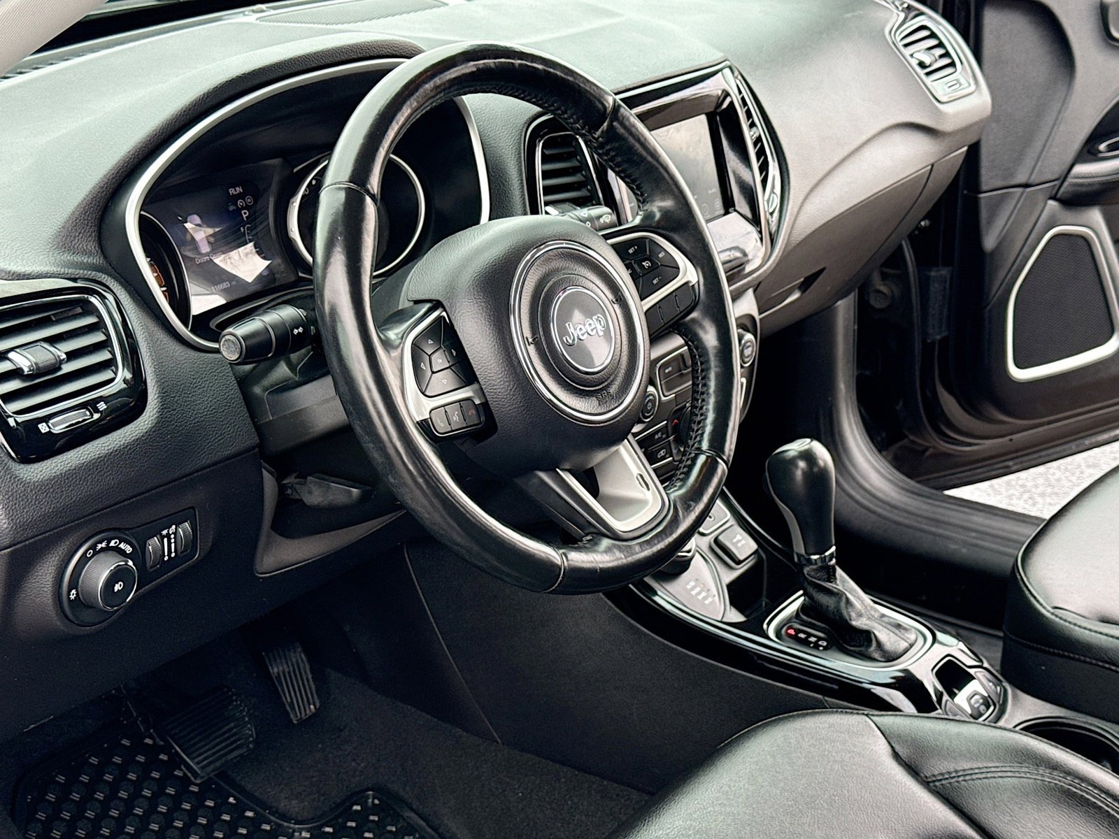 Used 2020 Jeep Compass Latitude image 4