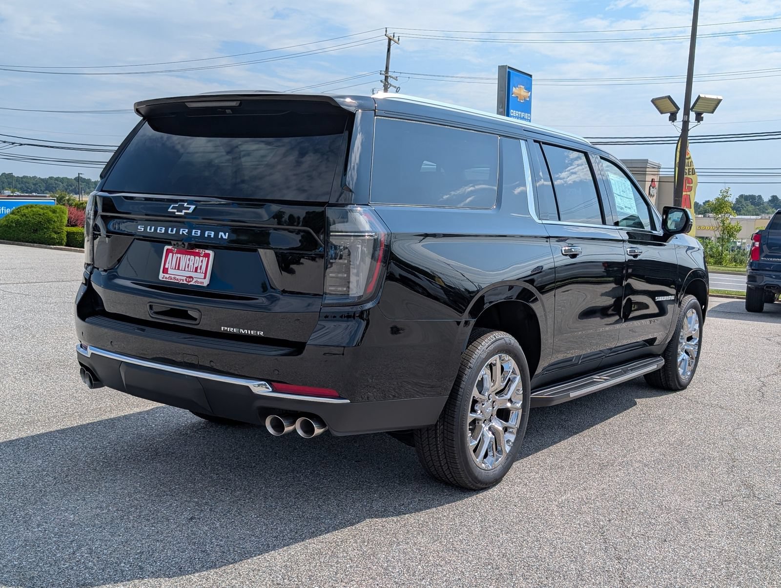 New 2026 Chevrolet Suburban Premier AWD/4WD image 2