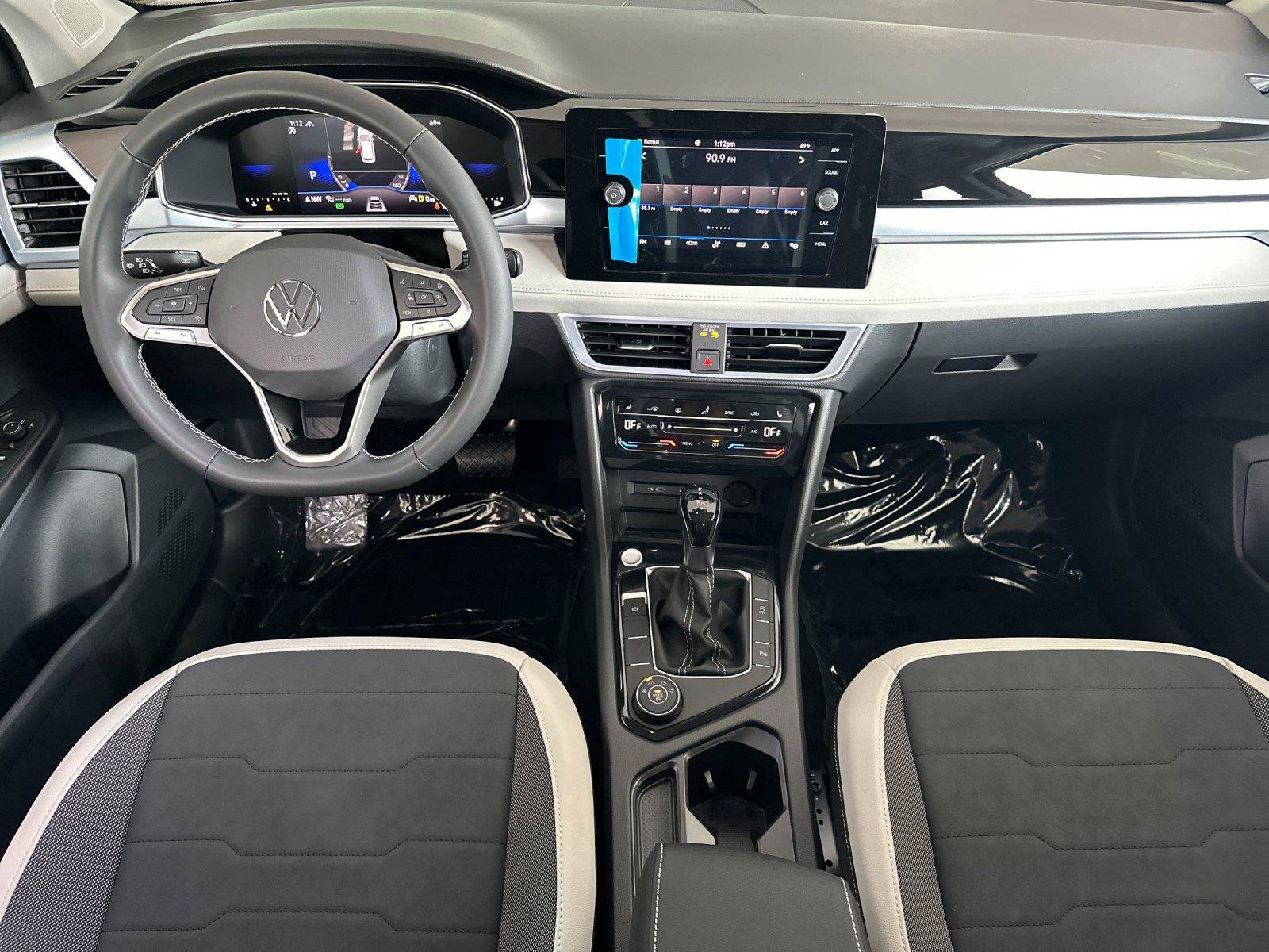 New 2026 Volkswagen Taos SE AWD/4WD image 12