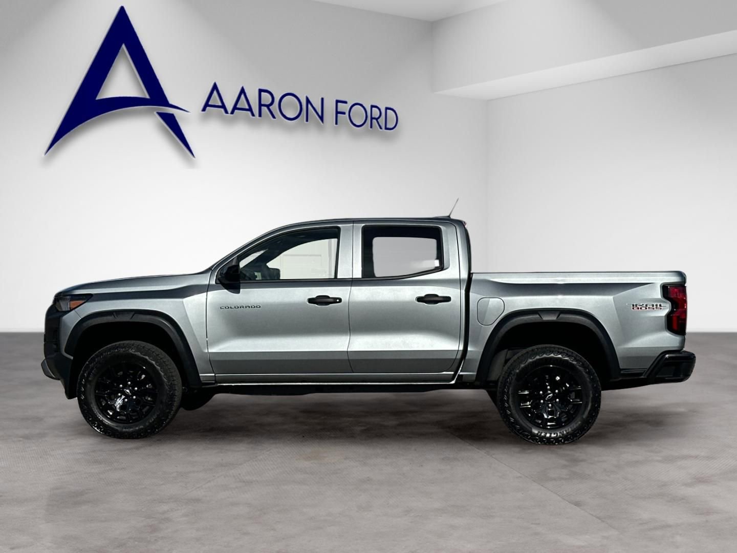 Used 2024 Chevrolet Colorado Trail Boss w/ Safety Package image 2