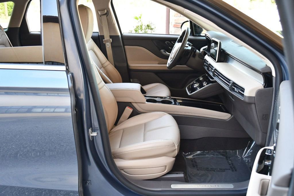 Used 2022 Lincoln Corsair AWD w/ Equipment Group 101A image 46