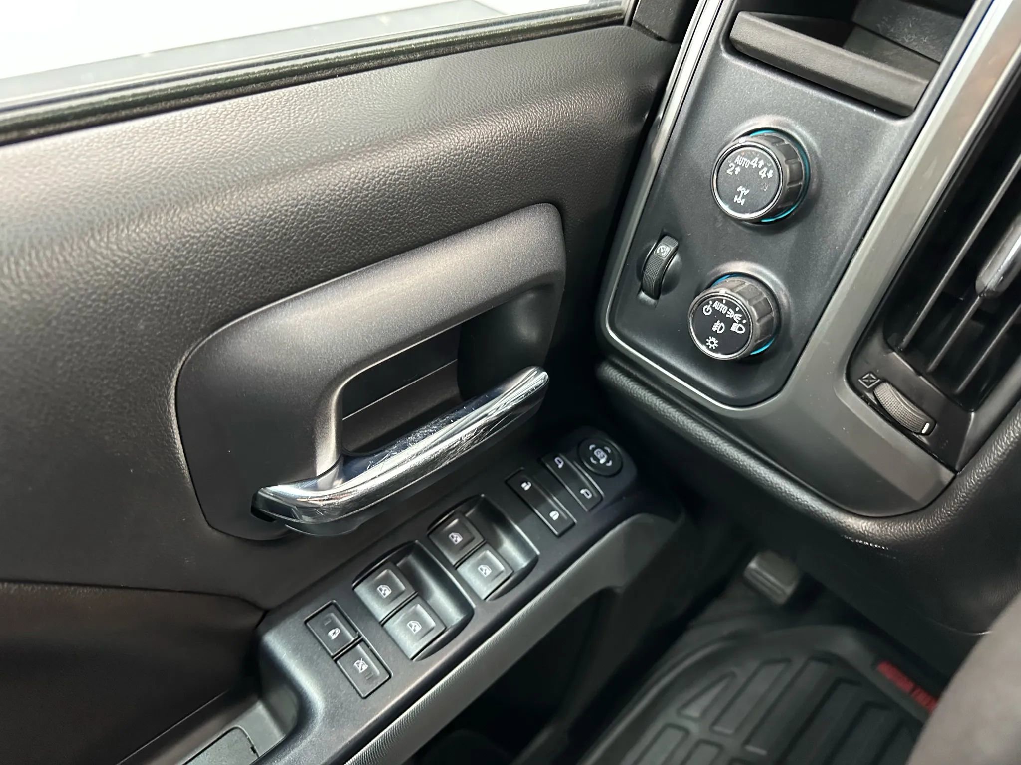 Used 2017 Chevrolet Silverado 1500 LT image 14