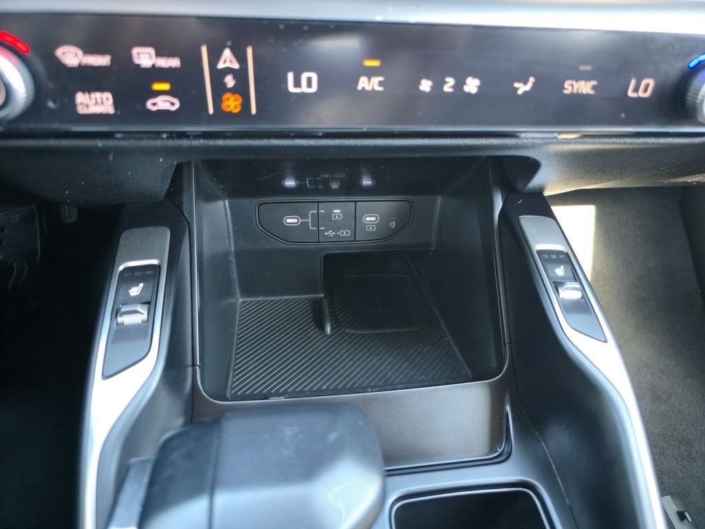Used 2024 Kia Sorento S w/ Panoramic Sunroof Package FWD image 21