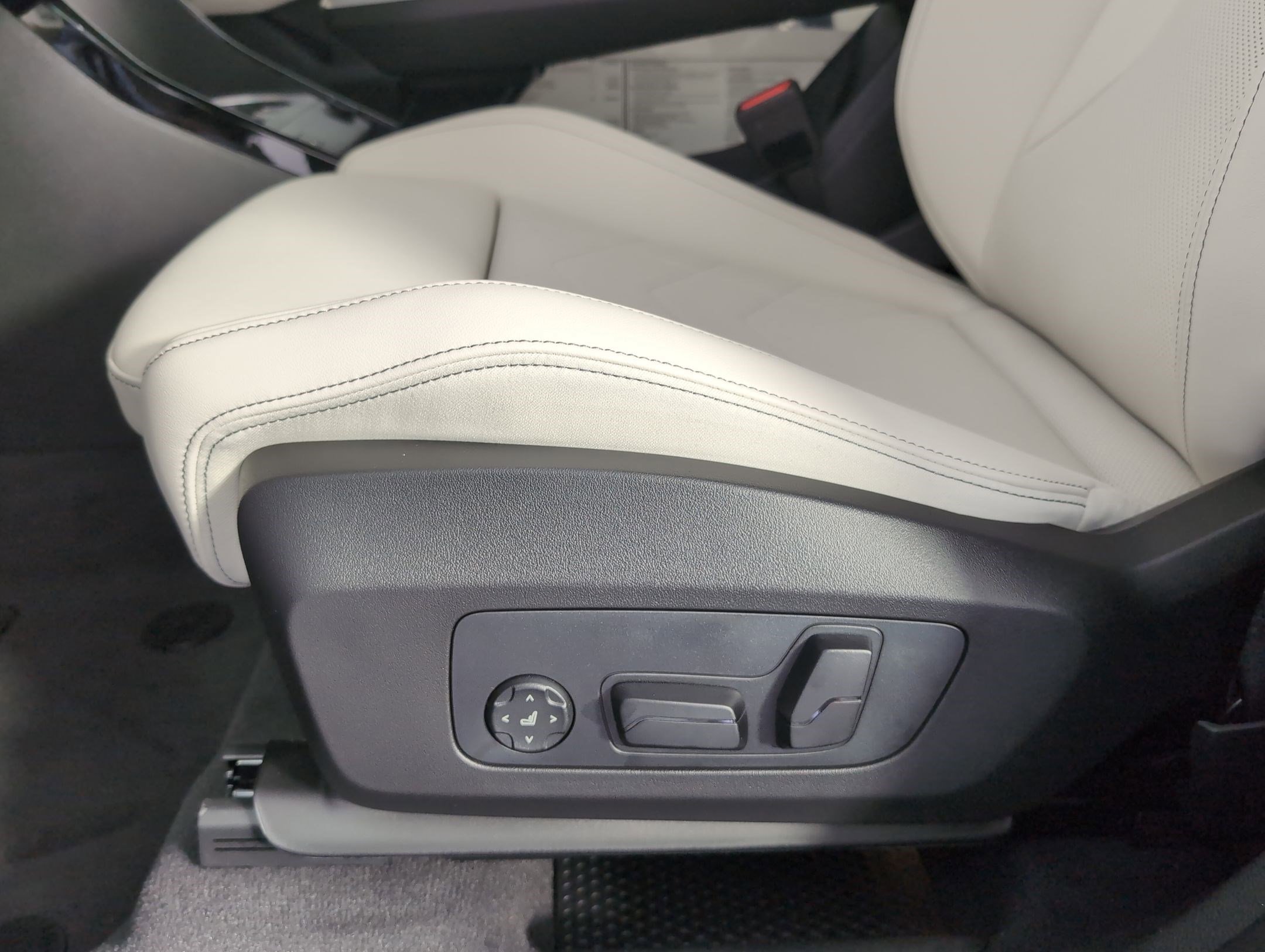 Used 2026 BMW X1 xDrive28i w/ Technology Package image 10