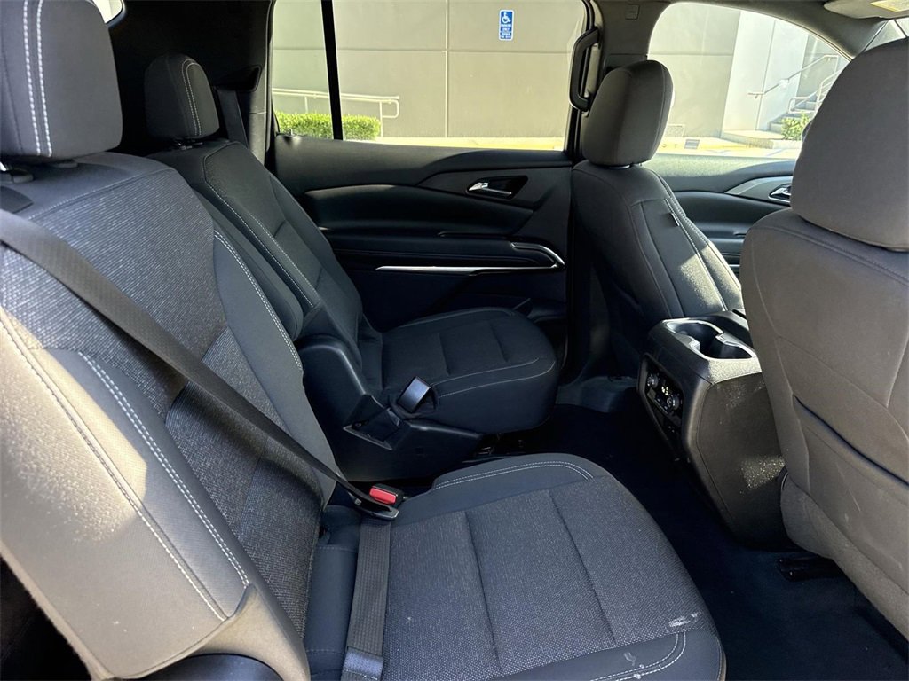 Used 2024 Chevrolet Traverse LT image 24