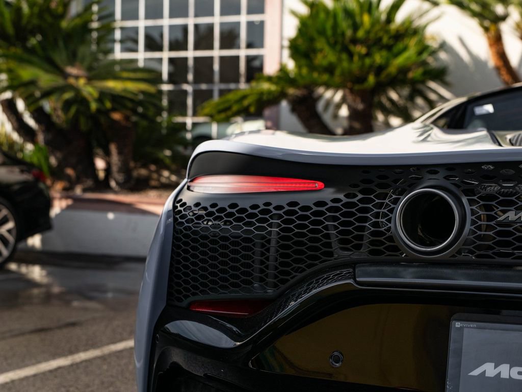 New 2026 McLaren Artura image 31