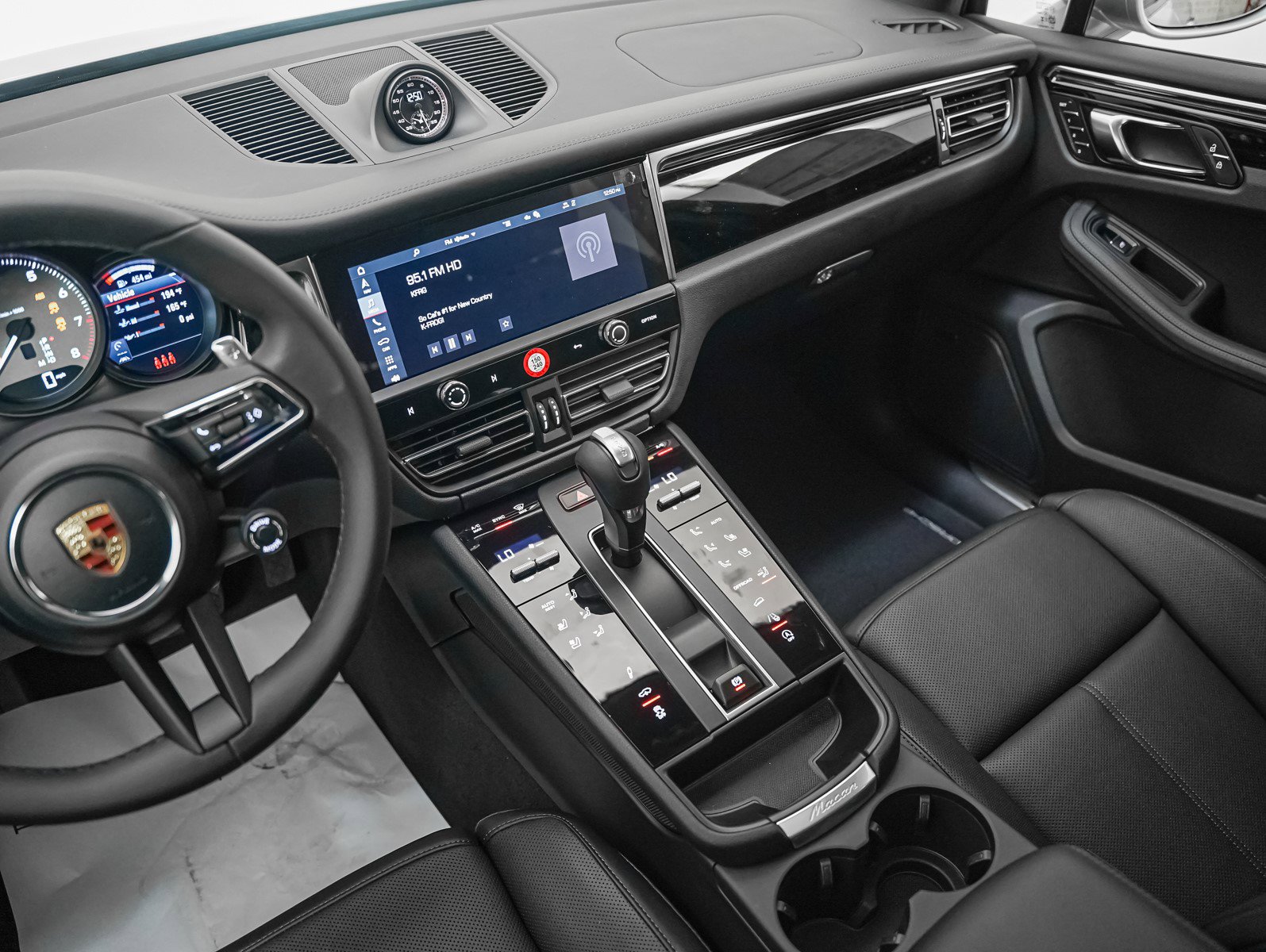 New 2026 Porsche Macan S image 19