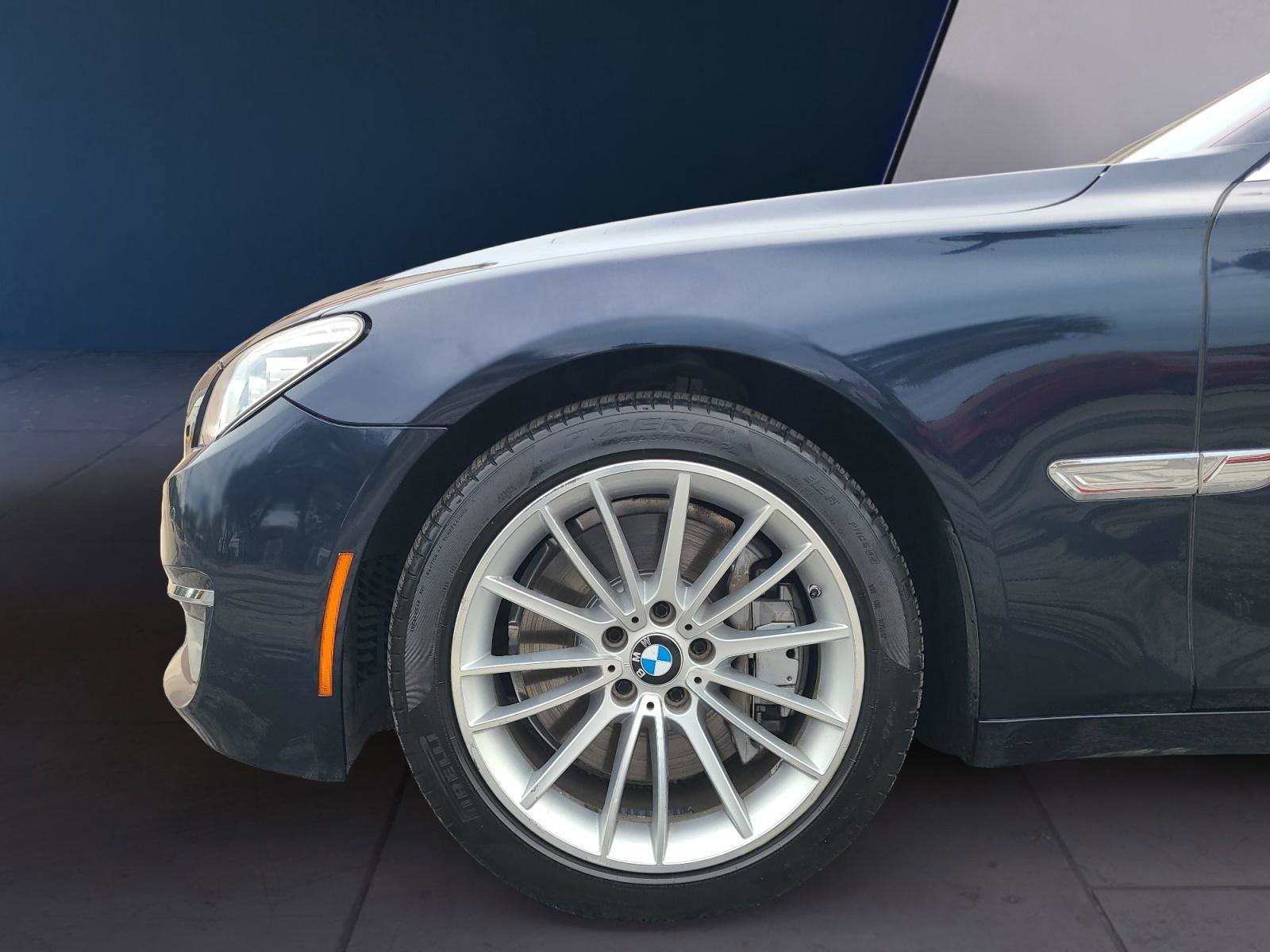 Used 2015 BMW 750i RWD image 9