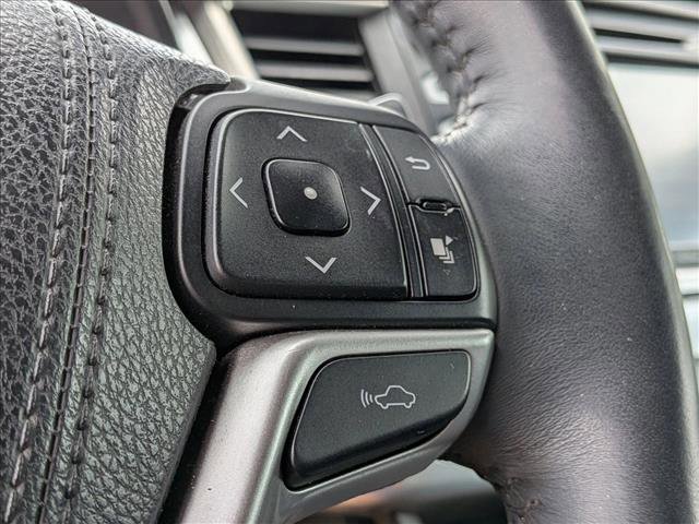 Used 2015 Toyota Highlander Limited Platinum image 12