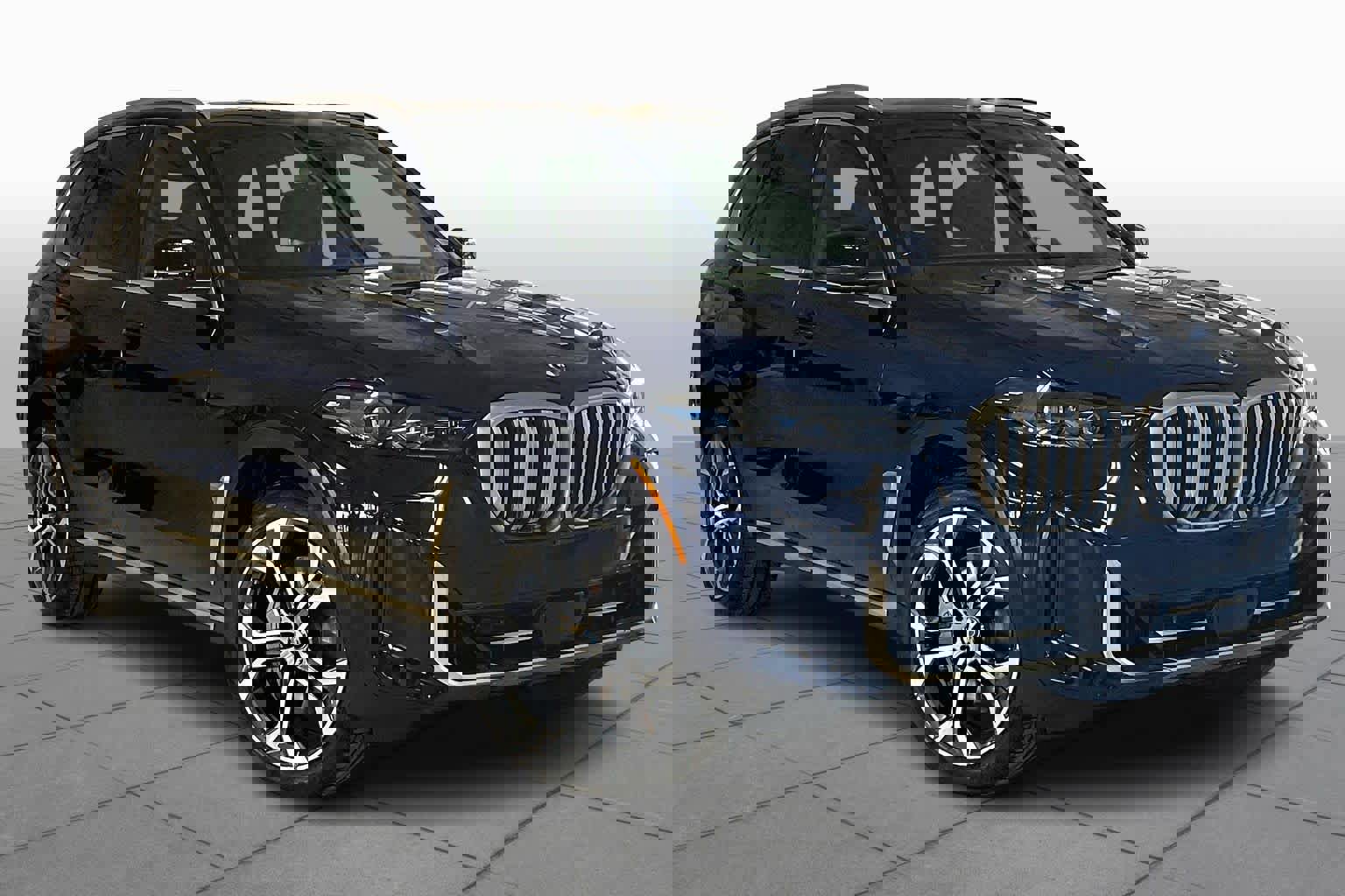 New 2026 BMW X5 xDrive50e image 2