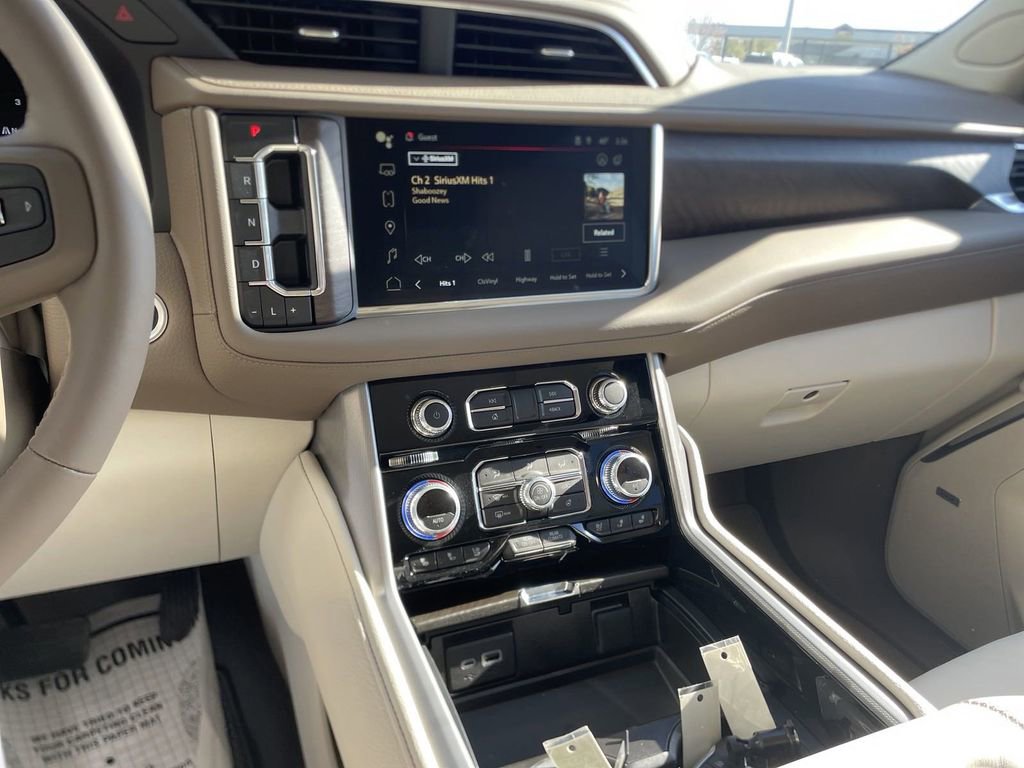 New 2024 GMC Yukon Denali w/ Denali Reserve Package image 19