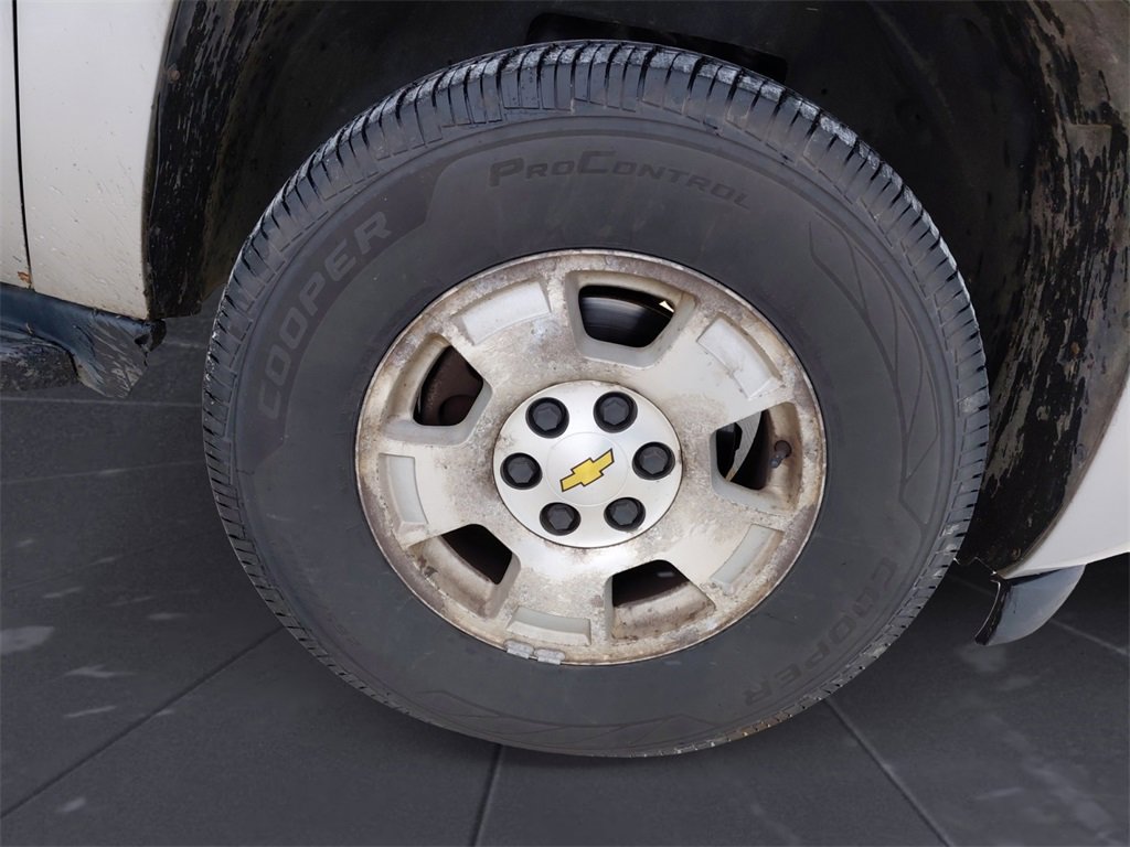 Used 2008 Chevrolet Suburban LT w/ LT Preferred Equipment Group image 14