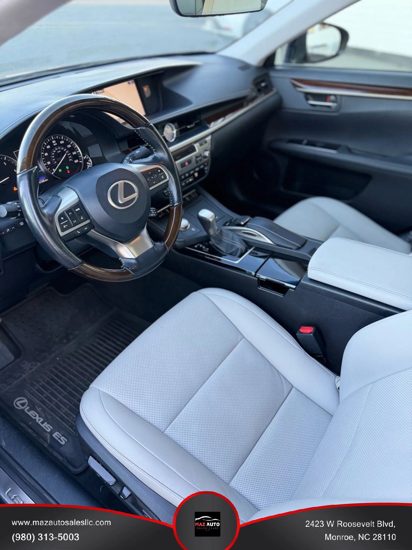 Used 2016 Lexus ES 350 w/ Navigation System Package image 9