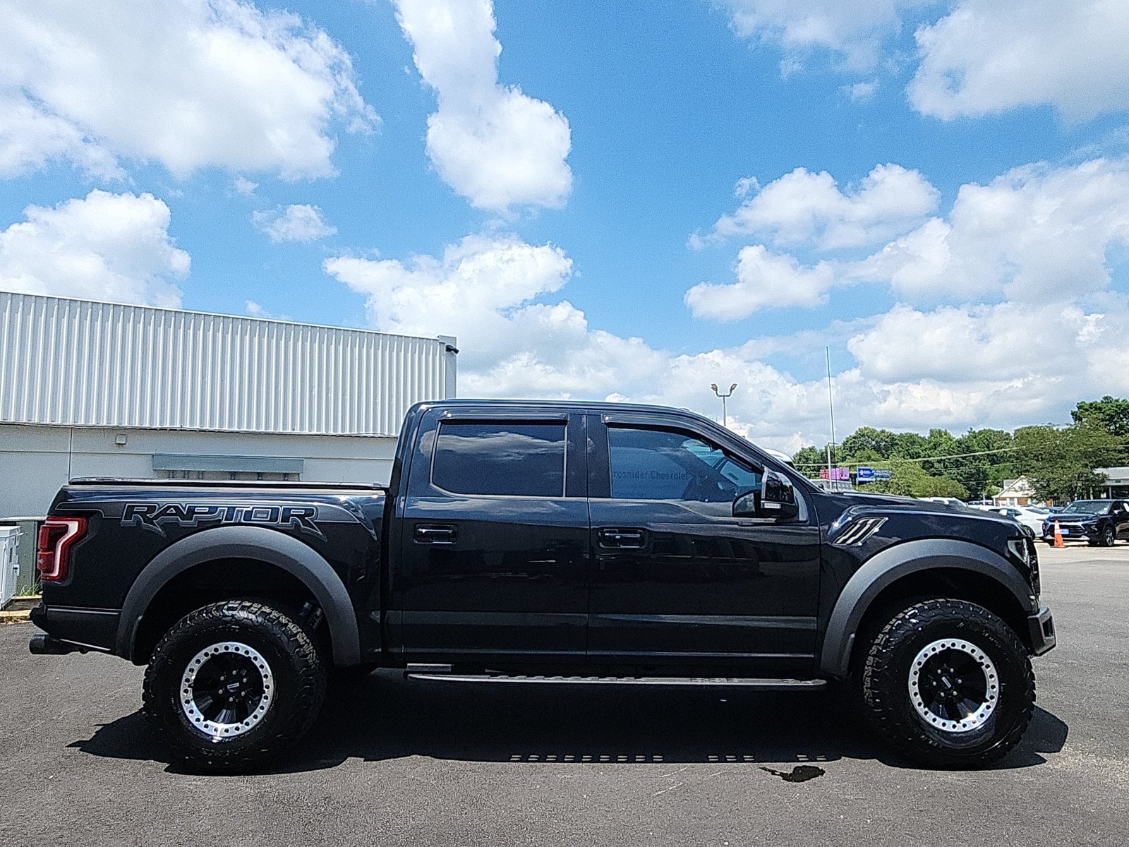 Used 2017 Ford F150 Raptor w/ Equipment Group 802A Luxury AWD/4WD image 6