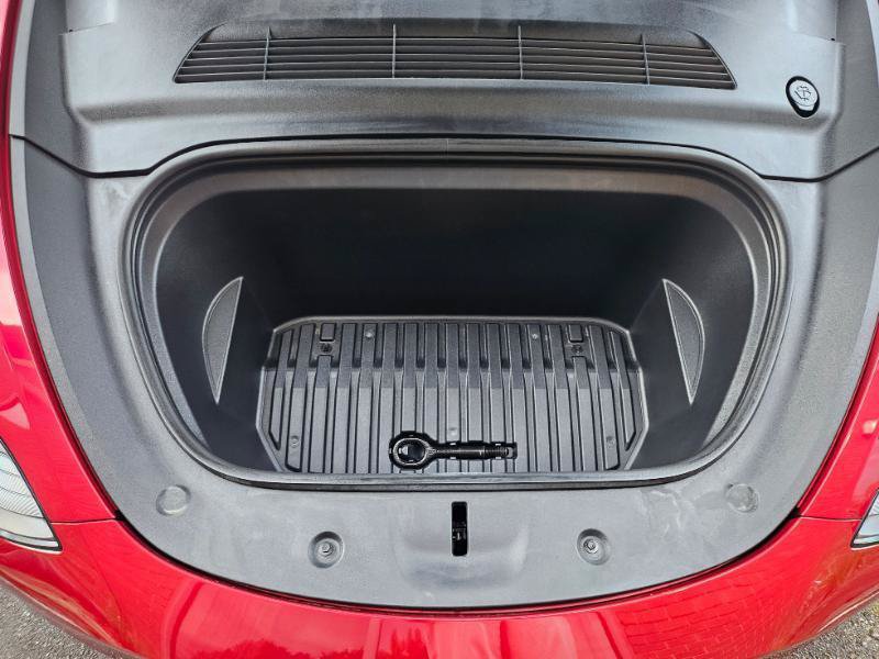Used 2025 Tesla Model Y Long Range RWD image 26