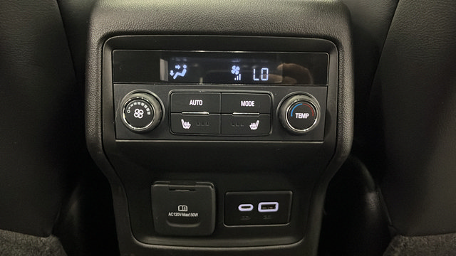 Used 2022 GMC Acadia AT4 w/ Technology Package AWD/4WD image 38