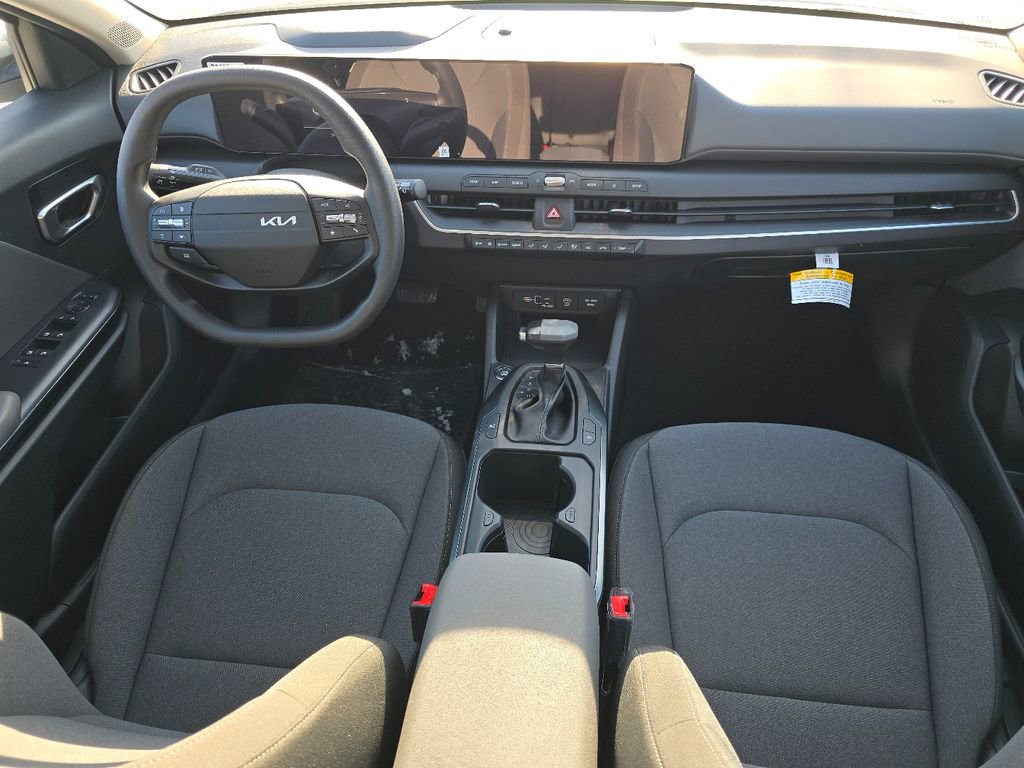 New 2025 Kia K4 LXS image 18