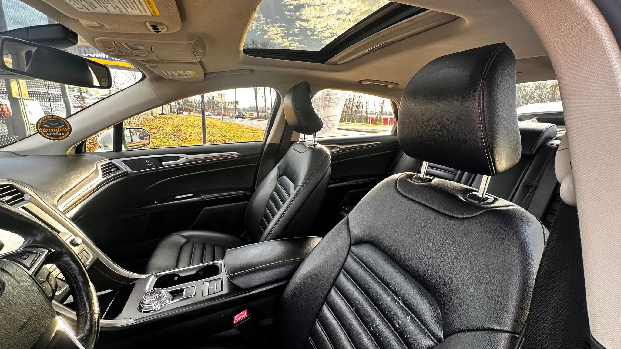 Used 2019 Ford Fusion SEL image 18