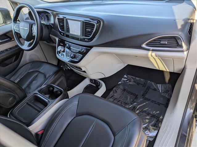 Used 2020 Chrysler Voyager Lxi image 21