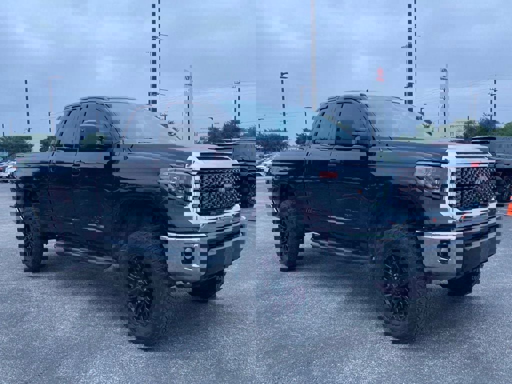 Used 2018 Toyota Tundra SR5 RWD image 3