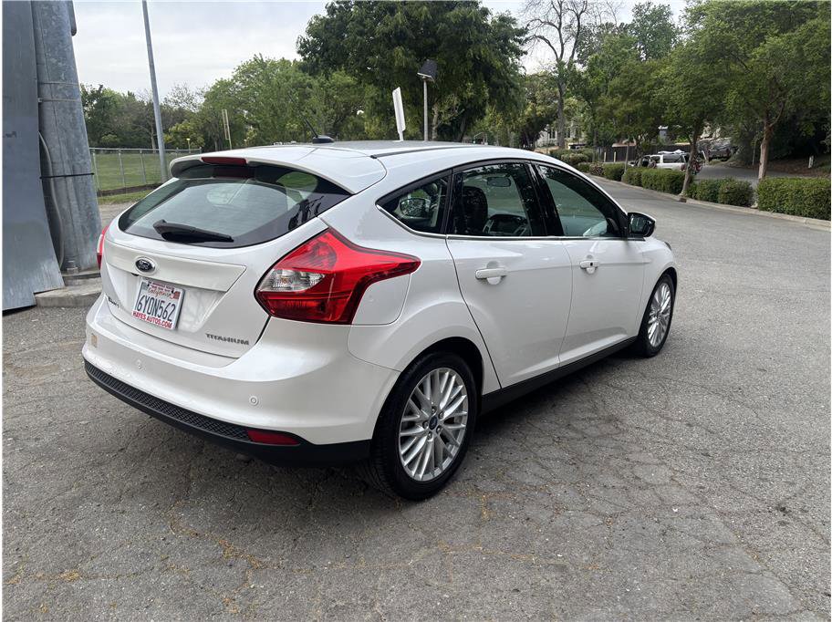Used 2013 Ford Focus Titanium FWD image 7