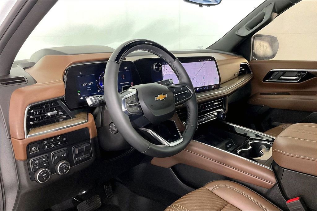 Used 2025 Chevrolet Tahoe High Country AWD/4WD image 17