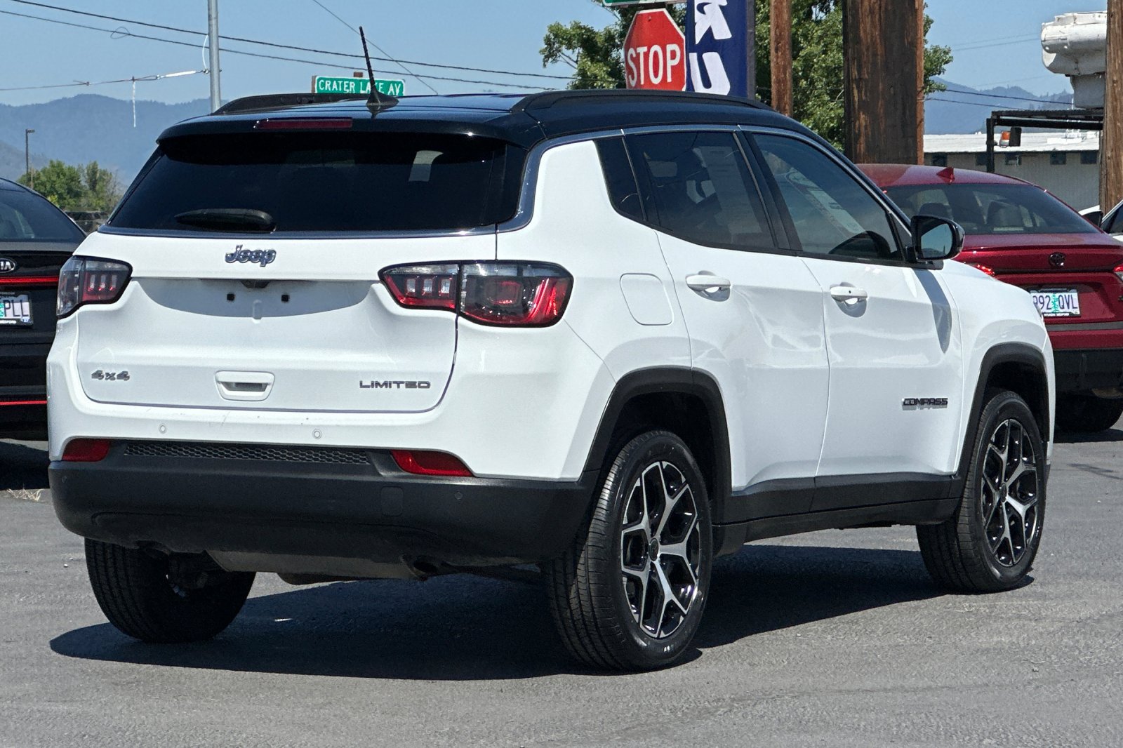 Used 2025 Jeep Compass Limited AWD/4WD image 4