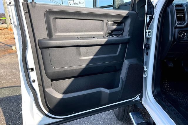 New 2024 RAM 5500 Tradesman w/ Chrome Appearance Group AWD/4WD image 13