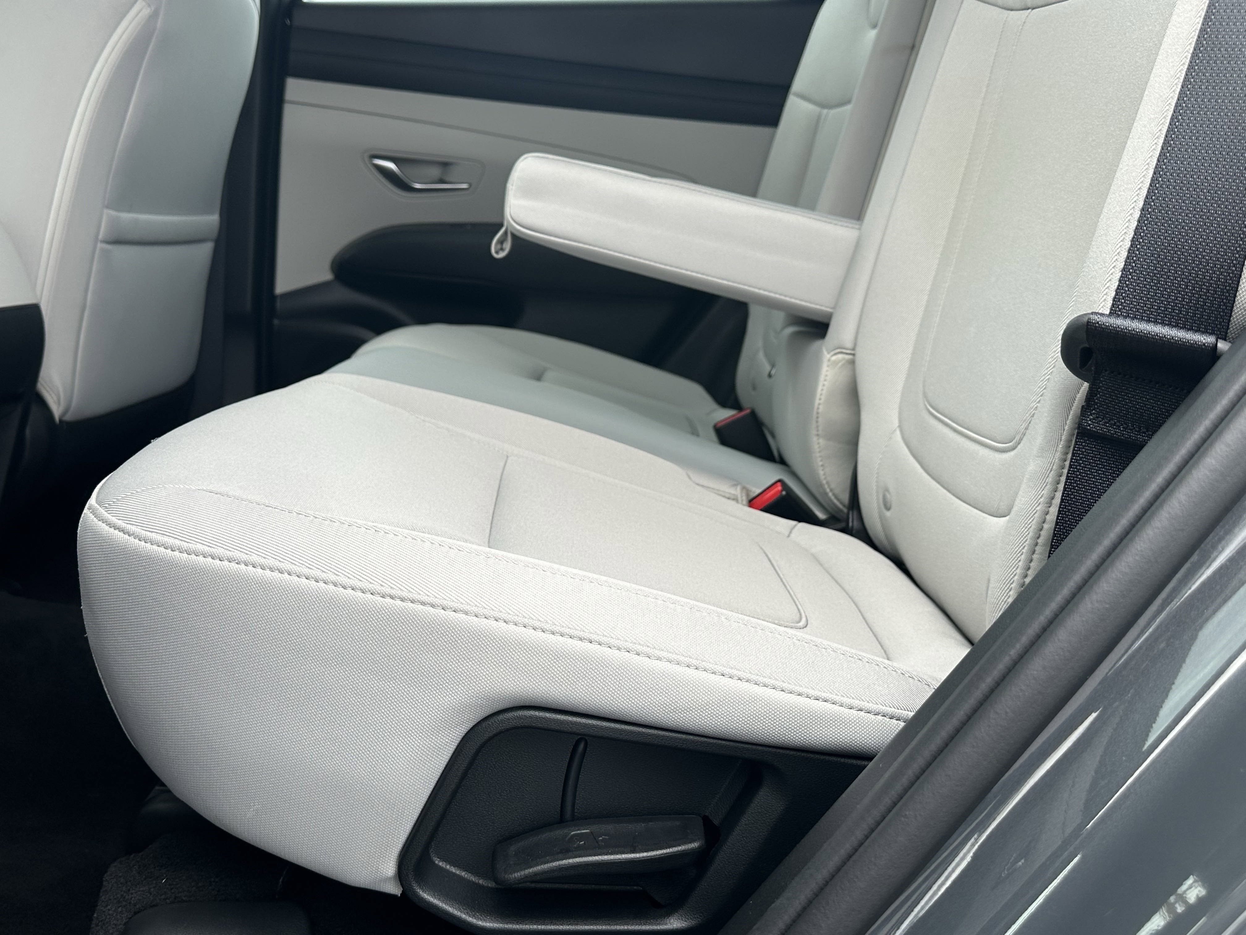 Used 2025 Hyundai Tucson SE image 21