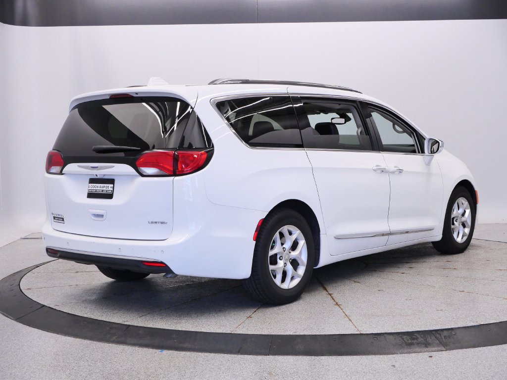 Used 2020 Chrysler Pacifica Limited FWD image 6
