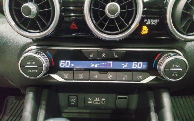 Used 2024 Nissan Sentra SR w/ SR Premium Package image 20