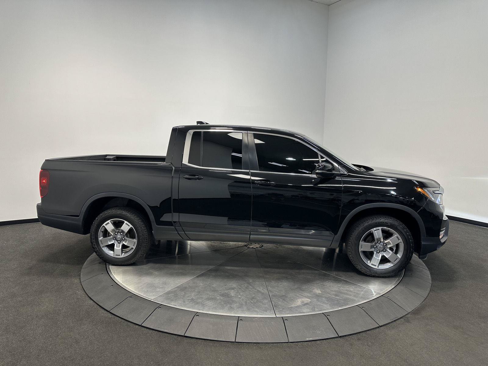 Certified 2024 Honda Ridgeline RTL image 8