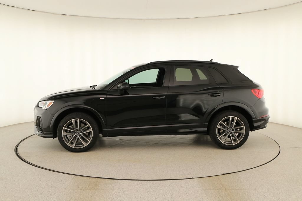 Used 2024 Audi Q3 2.0T Premium w/ Convenience Package AWD/4WD image 2