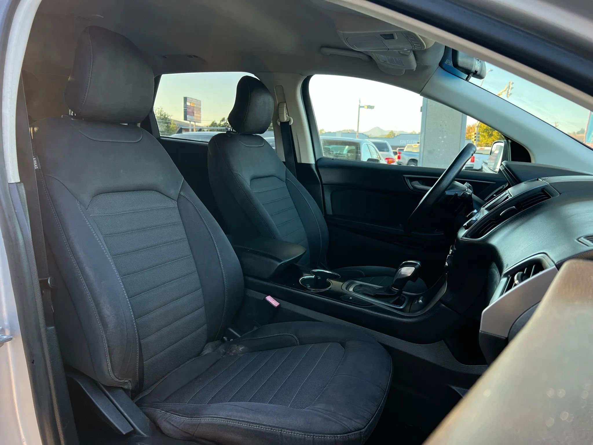 Used 2017 Ford Edge SE FWD image 23