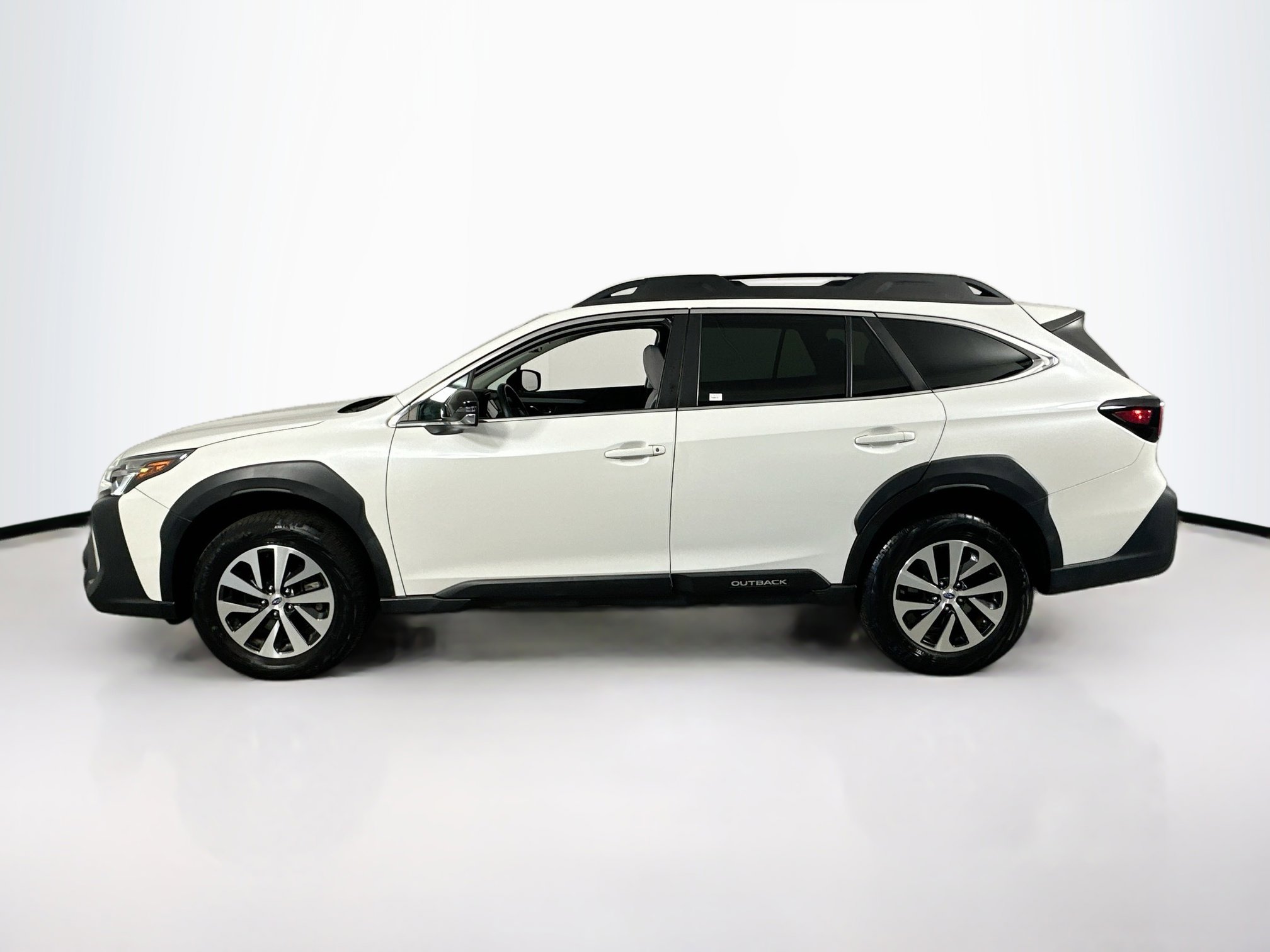 Used 2023 Subaru Outback Premium AWD/4WD image 8