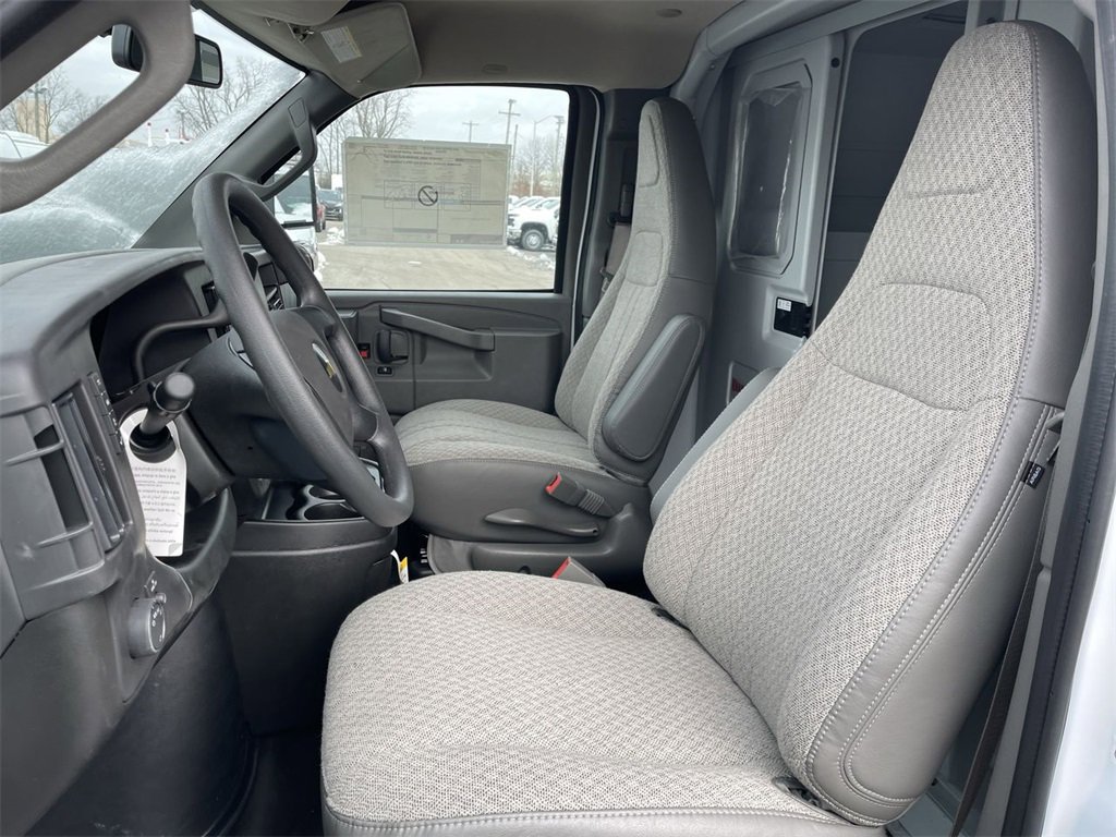 New 2025 Chevrolet Express 3500 w/ Power Convenience Package image 6