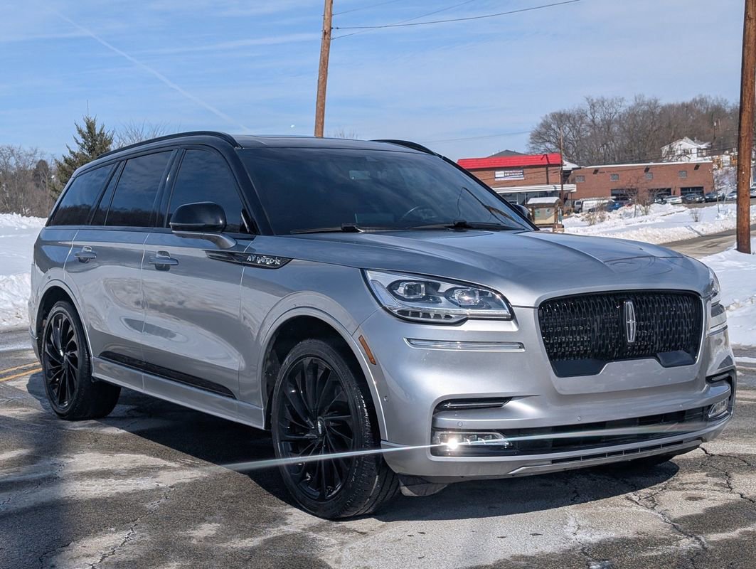 Used 2023 Lincoln Aviator Black Label w/ Jet Package image 3