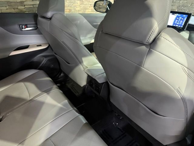 Used 2021 Toyota Venza Limited w/ Advanced Technology Package AWD/4WD image 32