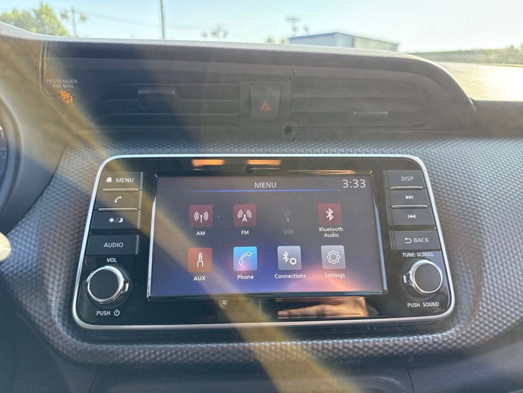 Used 2019 Nissan Kicks S FWD image 10