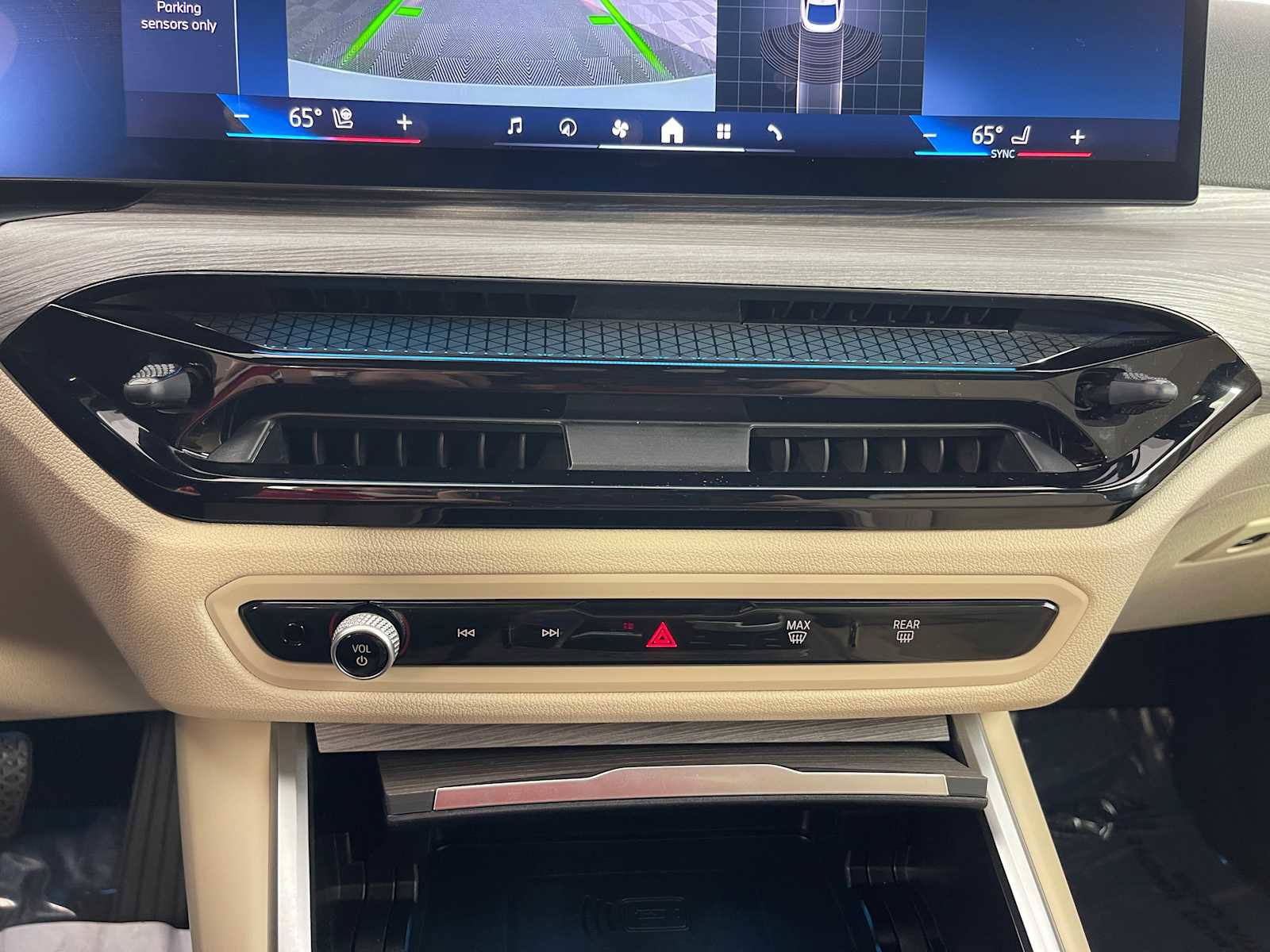 Used 2025 BMW i4 eDrive40 w/ Premium Package image 28