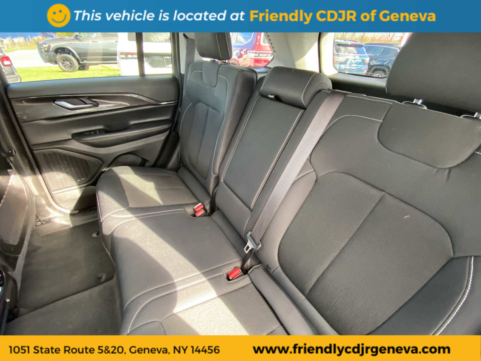 Used 2023 Jeep Grand Cherokee Laredo w/ Luxury Tech Group I image 12