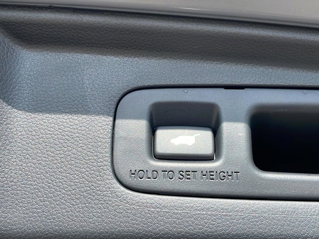 Used 2025 Honda CR-V EX-L image 17