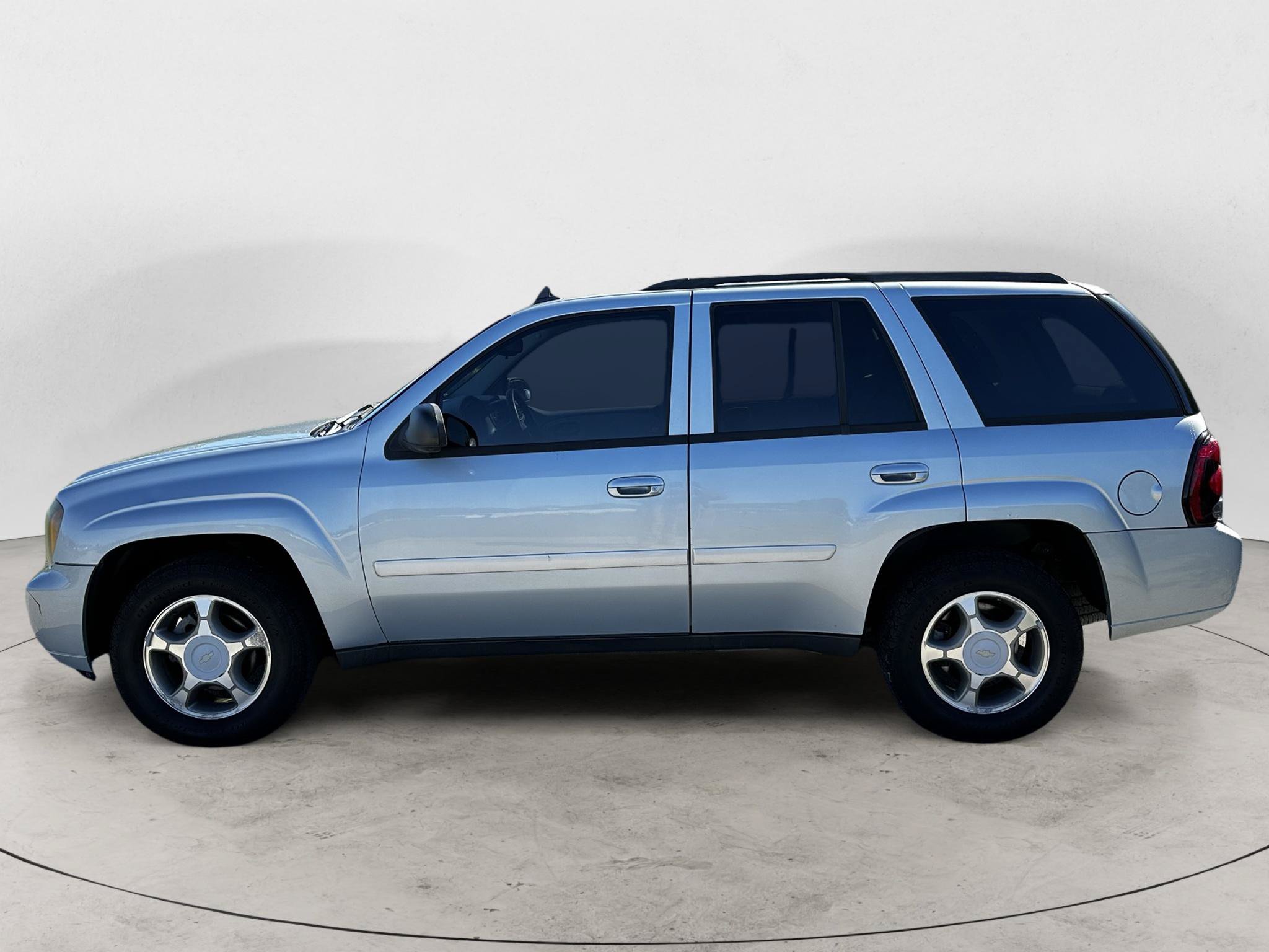 Used 2008 Chevrolet TrailBlazer LT w/ Sun And Sound Package AWD/4WD image 5
