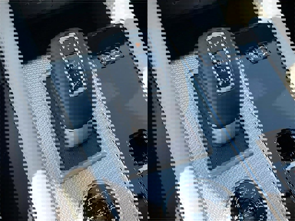 New 2025 Mitsubishi Outlander 4WD Plug-In Hybrid image 19