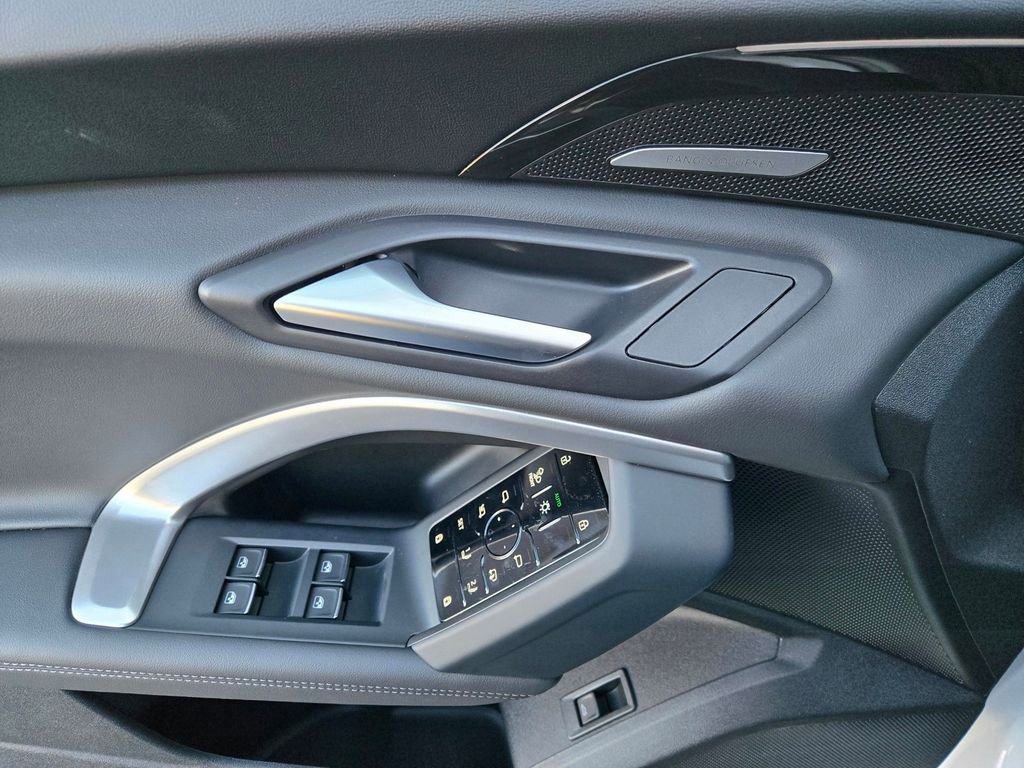 New 2025 Audi Q5 Premium Plus image 18