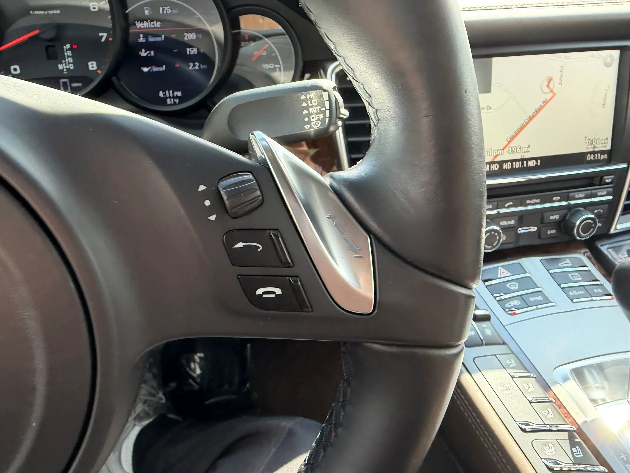 Used 2015 Porsche Panamera w/ Premium Package RWD image 23