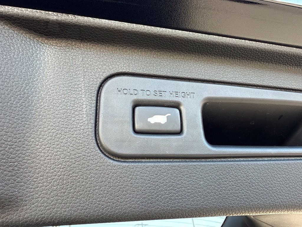 Used 2024 Honda Pilot Touring image 17