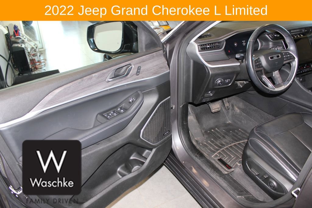 Used 2022 Jeep Grand Cherokee L Limited w/ Trailer Tow Group (B) image 16