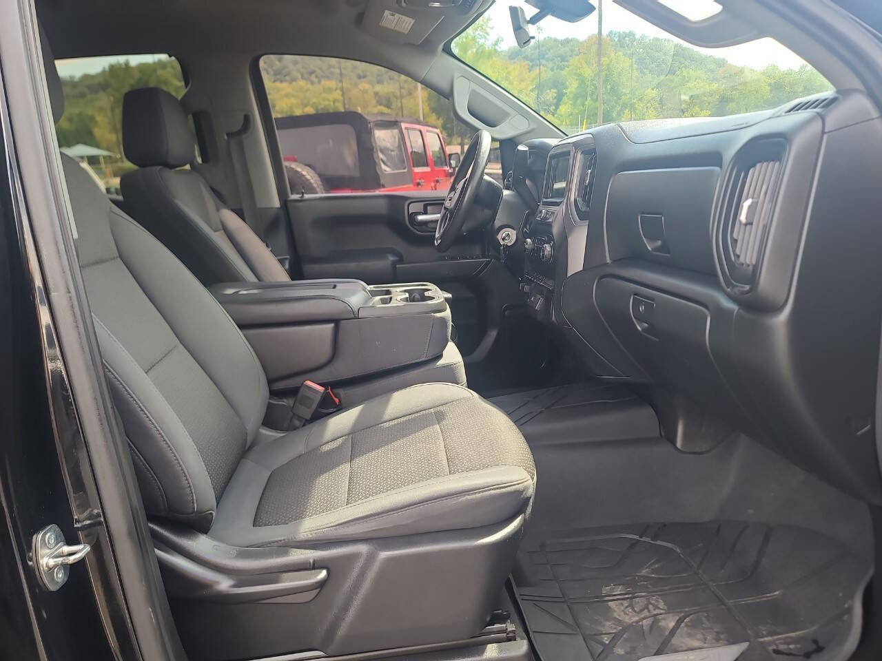 Used 2019 Chevrolet Silverado 1500 Custom Trail Boss image 18